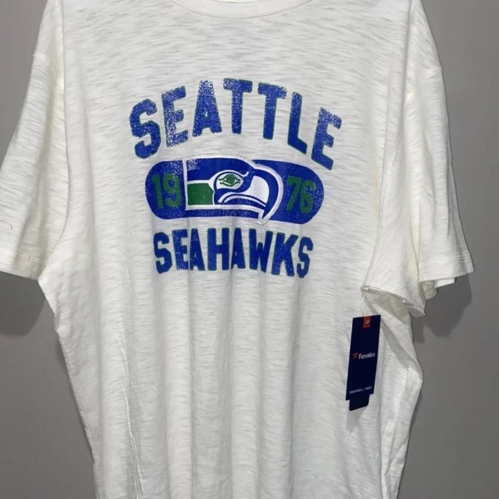 NWT NFL Fanatics Seattle Seahawks Crew Neck T-Shirt, Large‎